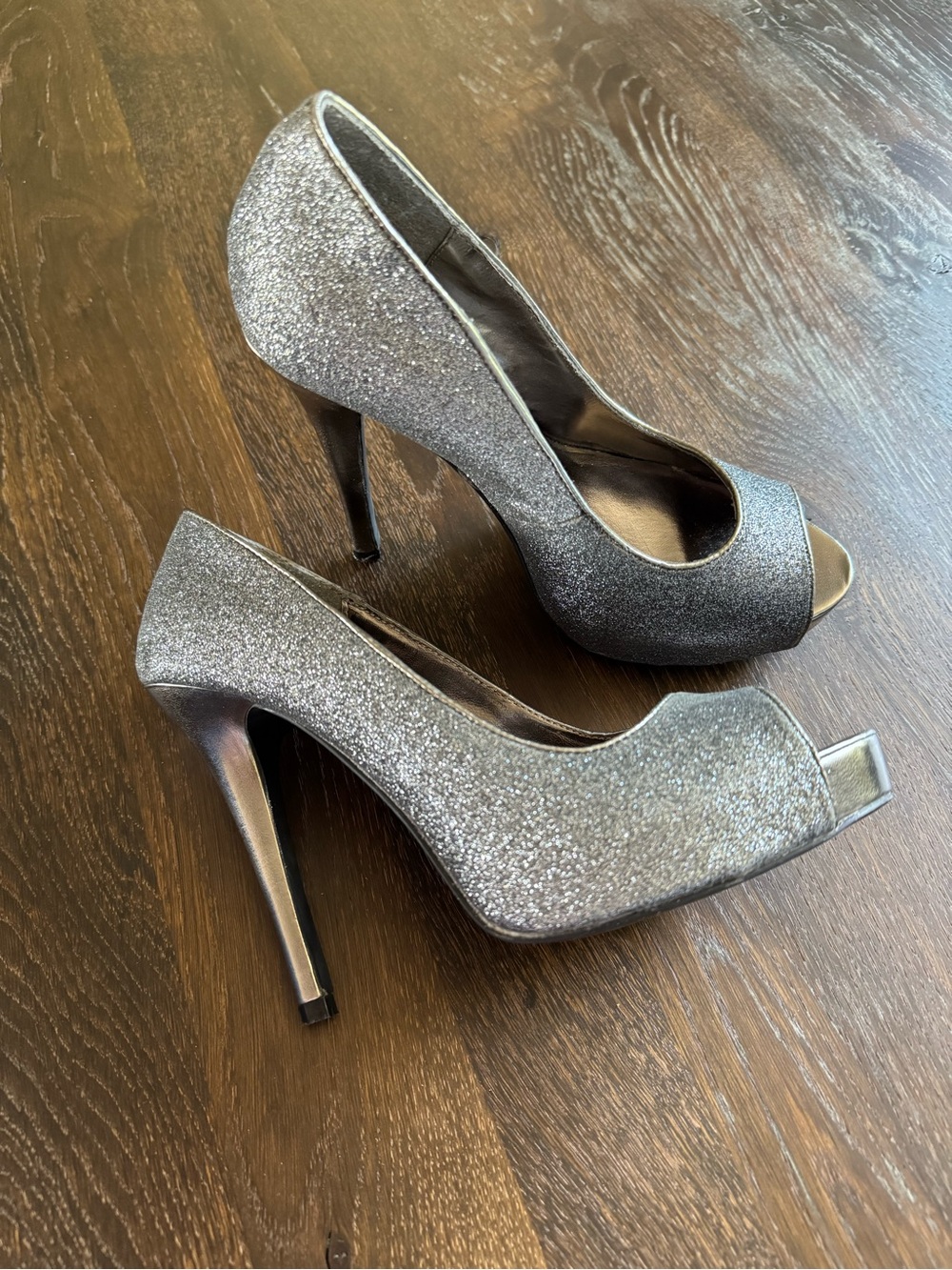 le chateau Silver Glitter Peep-Toe Heels